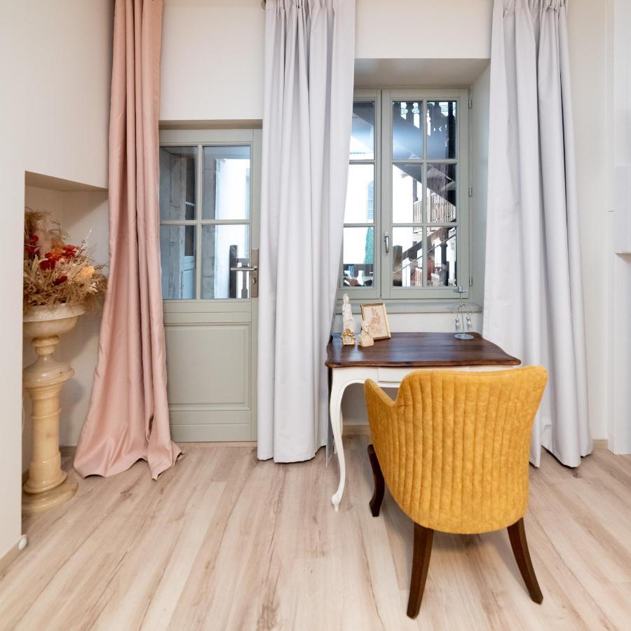 Les Coursives Appartements Mâcon Екстериор снимка